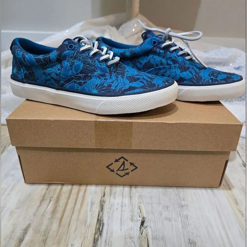 Sperry Striper II CVO sneakers in a Blue Lobster New In Box Sz 4.5